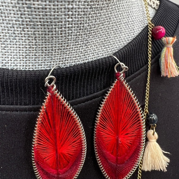 2 Pairs of string earrings and Tassel with semi precious beads necklace - Picture 7 of 7